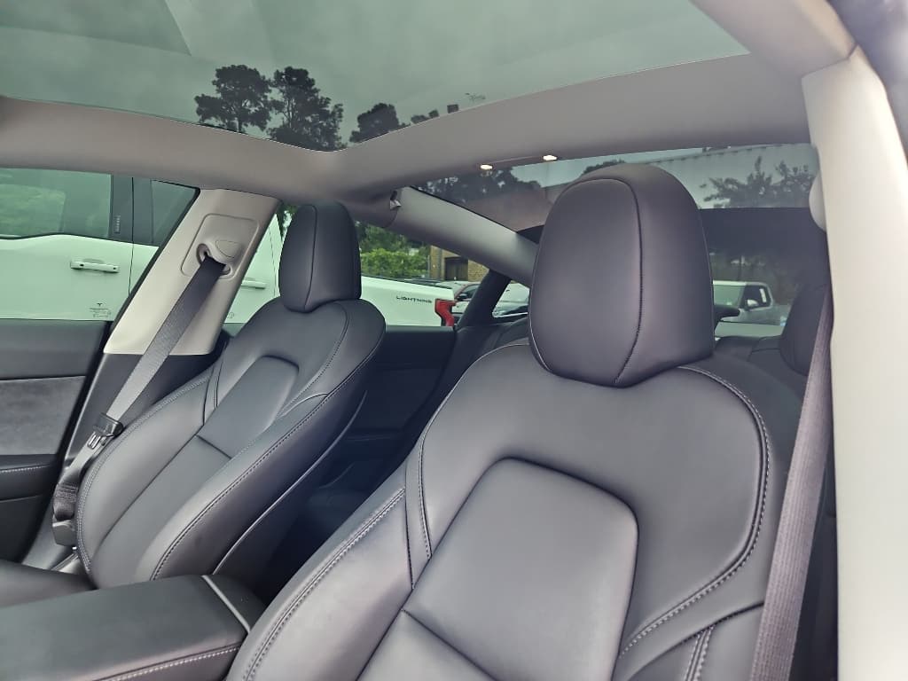 2023 Tesla Model 3 view 9