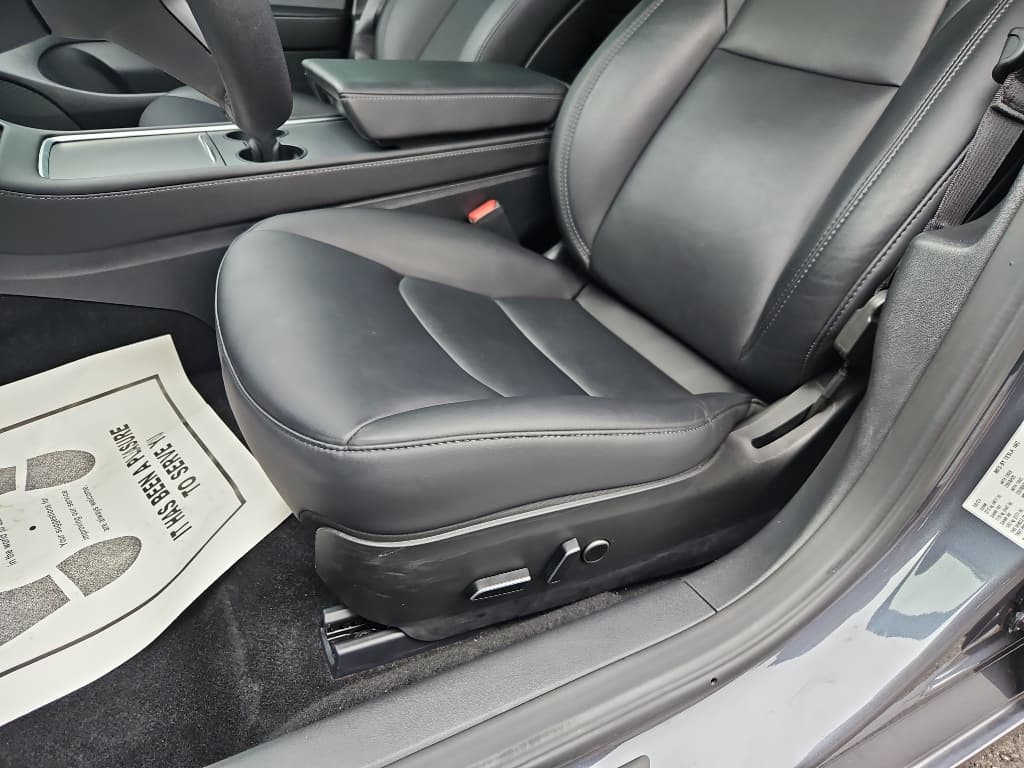 2023 Tesla Model 3 view 7