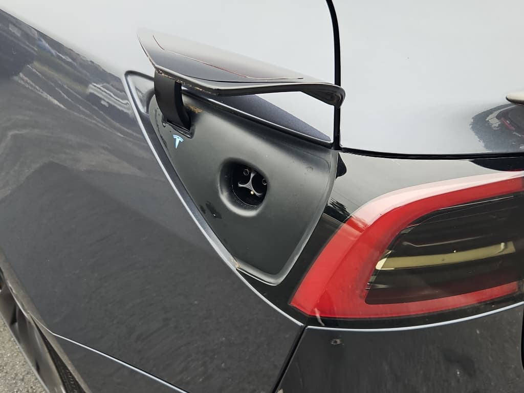 2023 Tesla Model 3 view 5