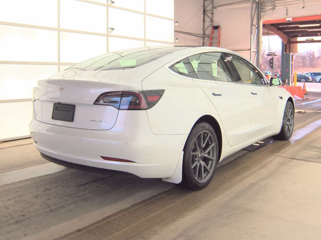 2020 Tesla Model 3 view 3