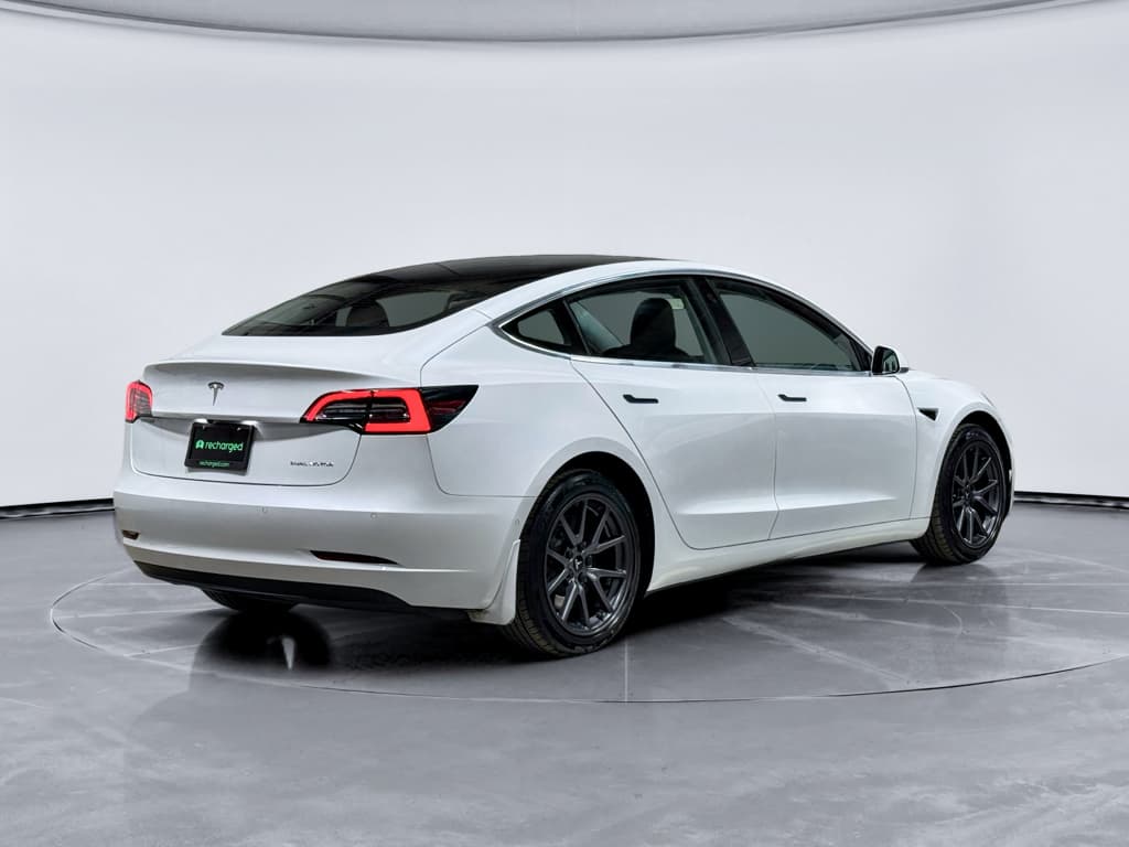 2020 Tesla Model 3 view 3