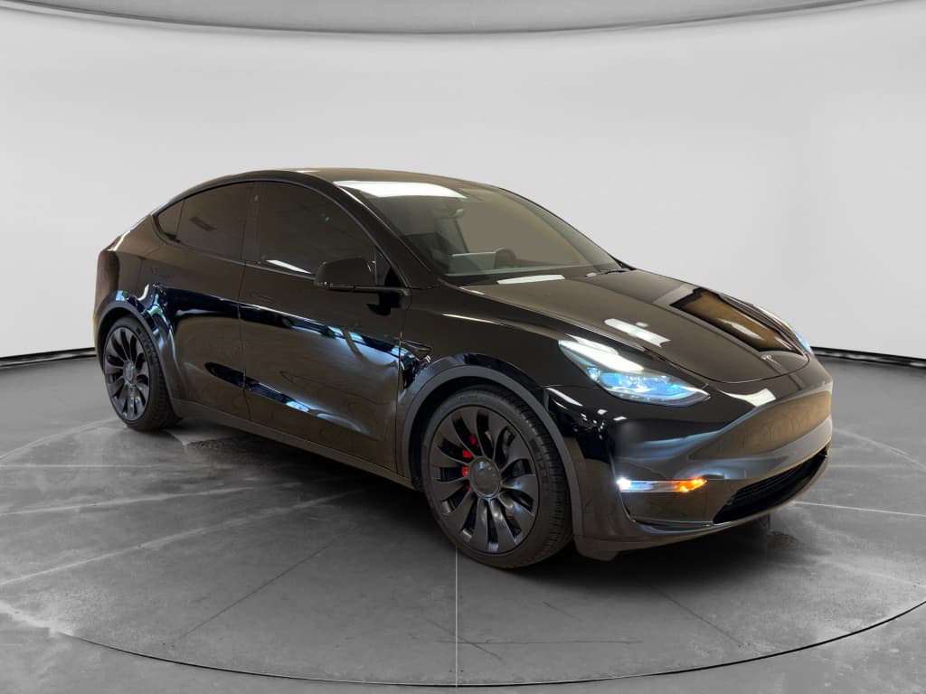 2023 Tesla Model Y view 3
