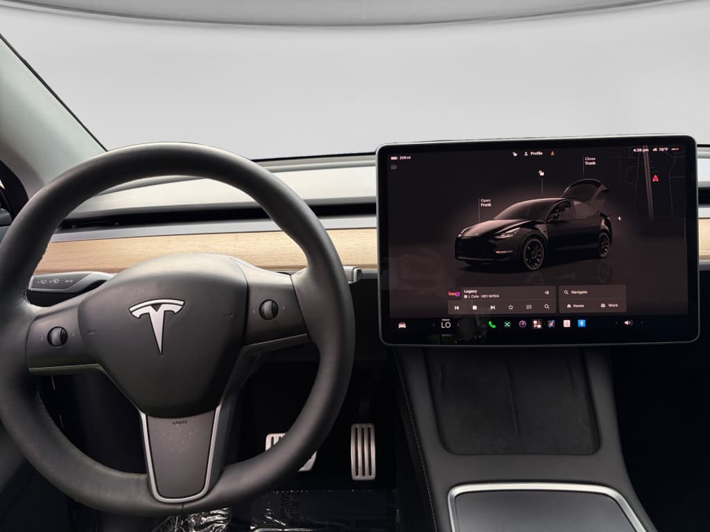 2023 Tesla Model Y view 6