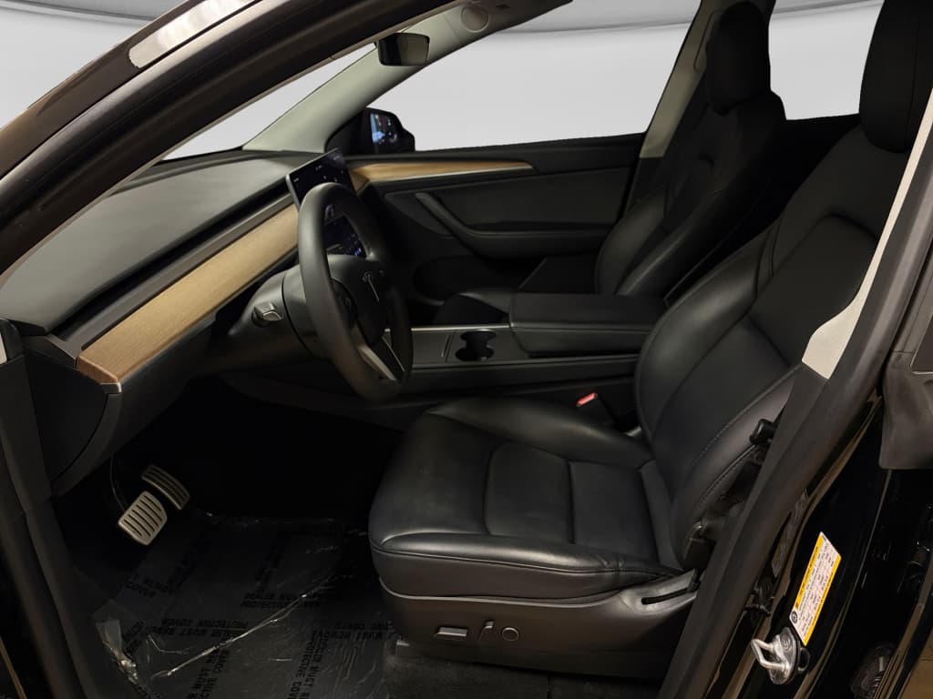 2023 Tesla Model Y view 7