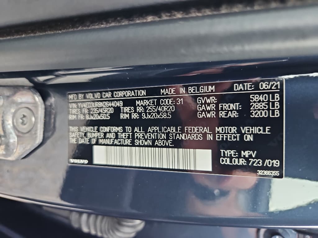 2022 Volvo XC40 view 25