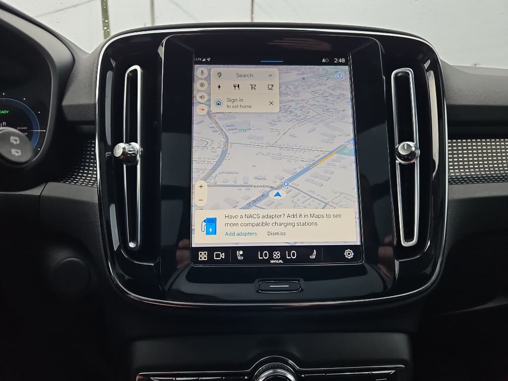 2022 Volvo XC40 view 12
