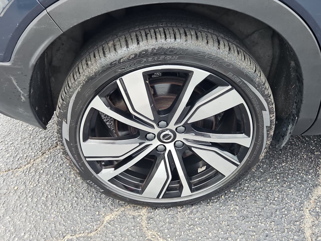 2022 Volvo XC40 view 31