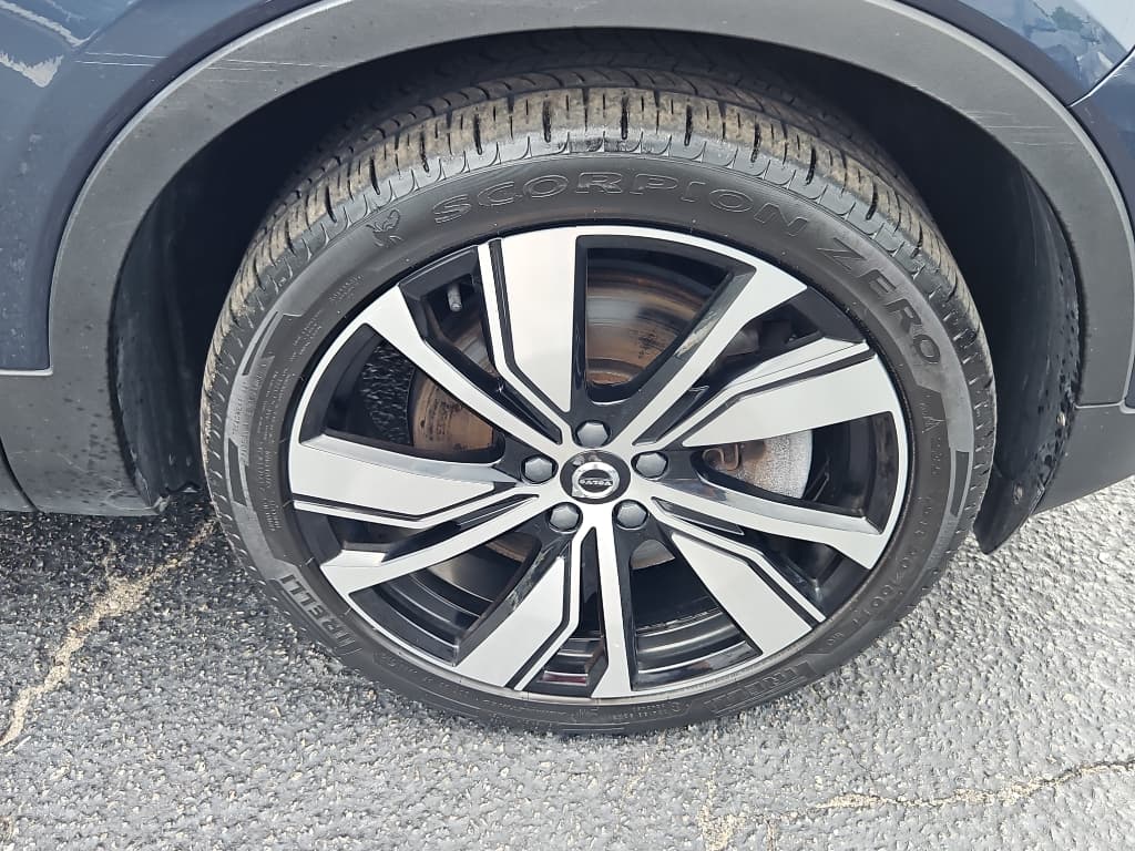 2022 Volvo XC40 view 34