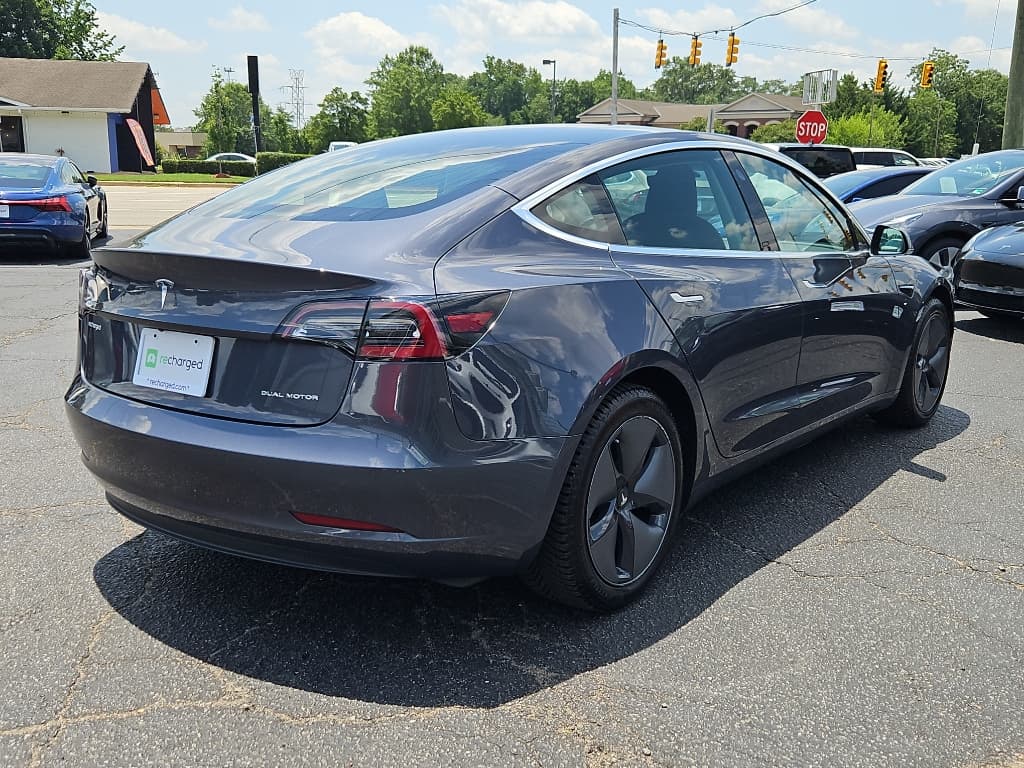 2020 Tesla Model 3 view 3