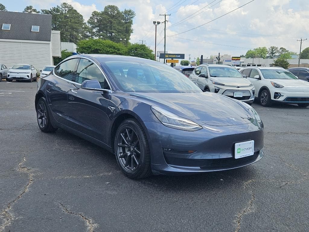 2020 Tesla Model 3 view 4