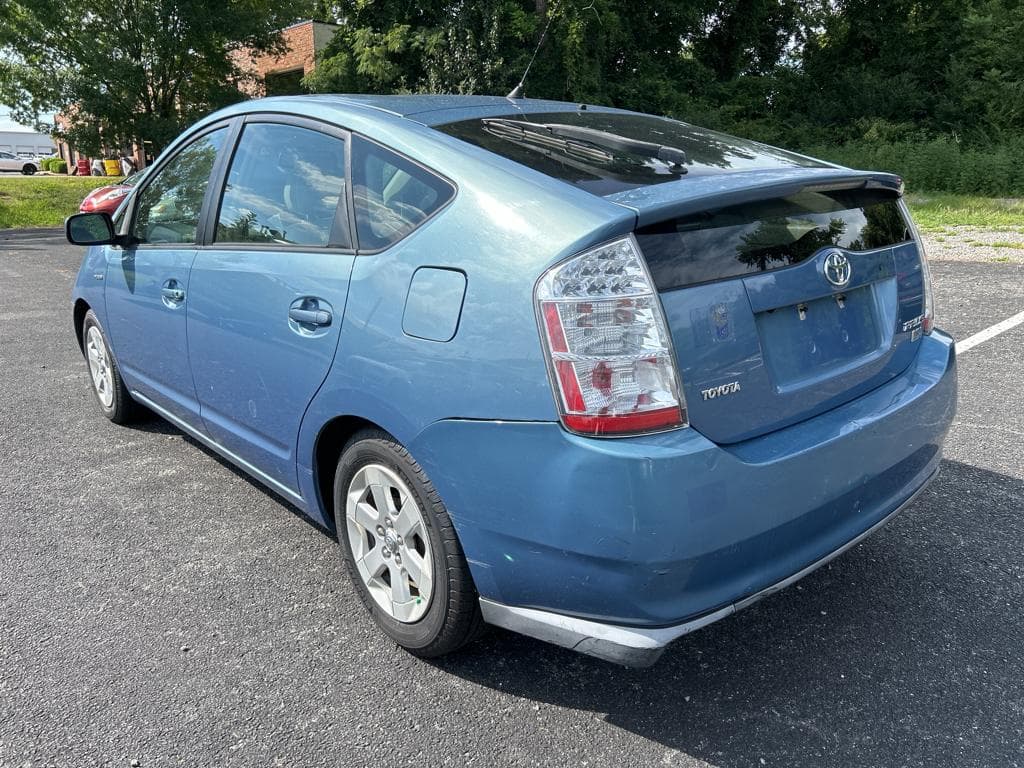 2007 Toyota Prius view 2