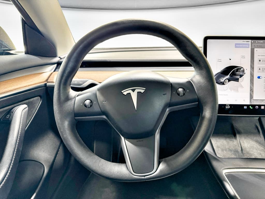 2023 Tesla Model 3 view 7