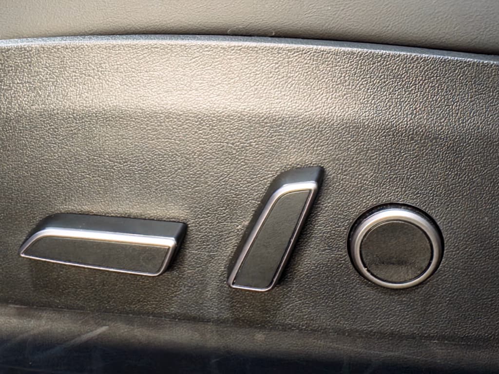 2023 Tesla Model 3 view 6