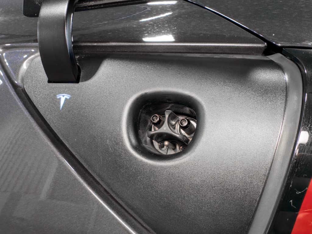 2023 Tesla Model 3 view 5