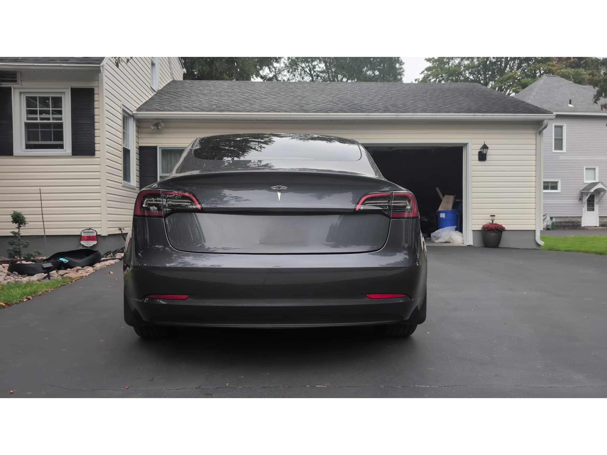 2023 Tesla Model 3 view 8