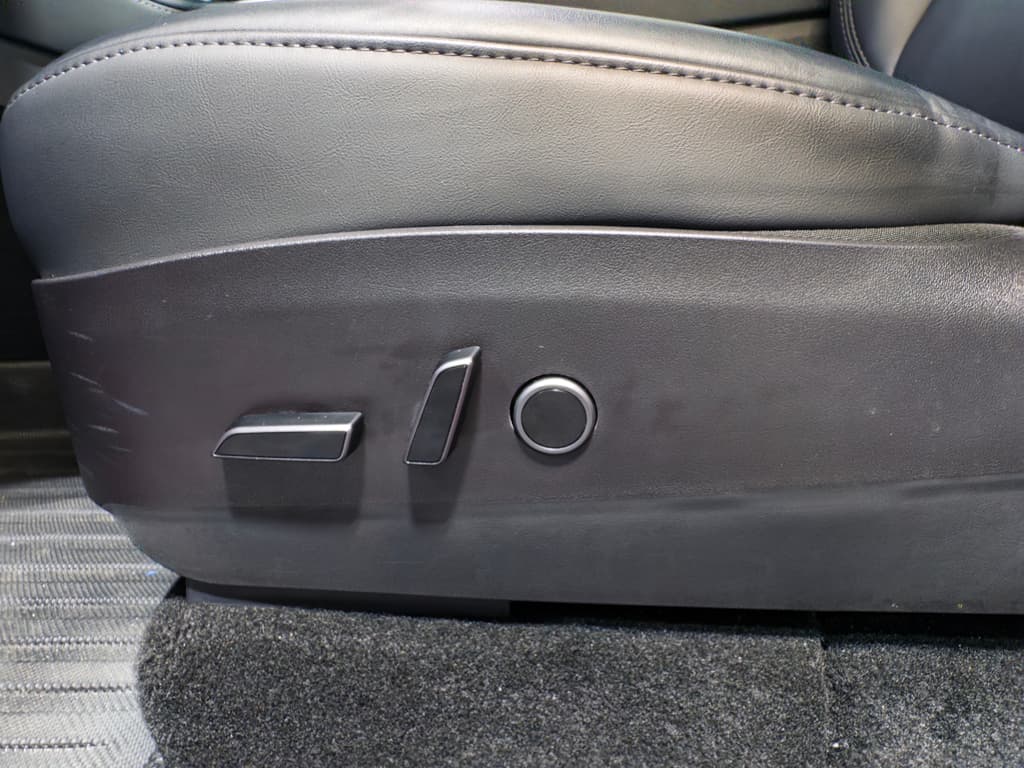 2023 Tesla Model Y view 6