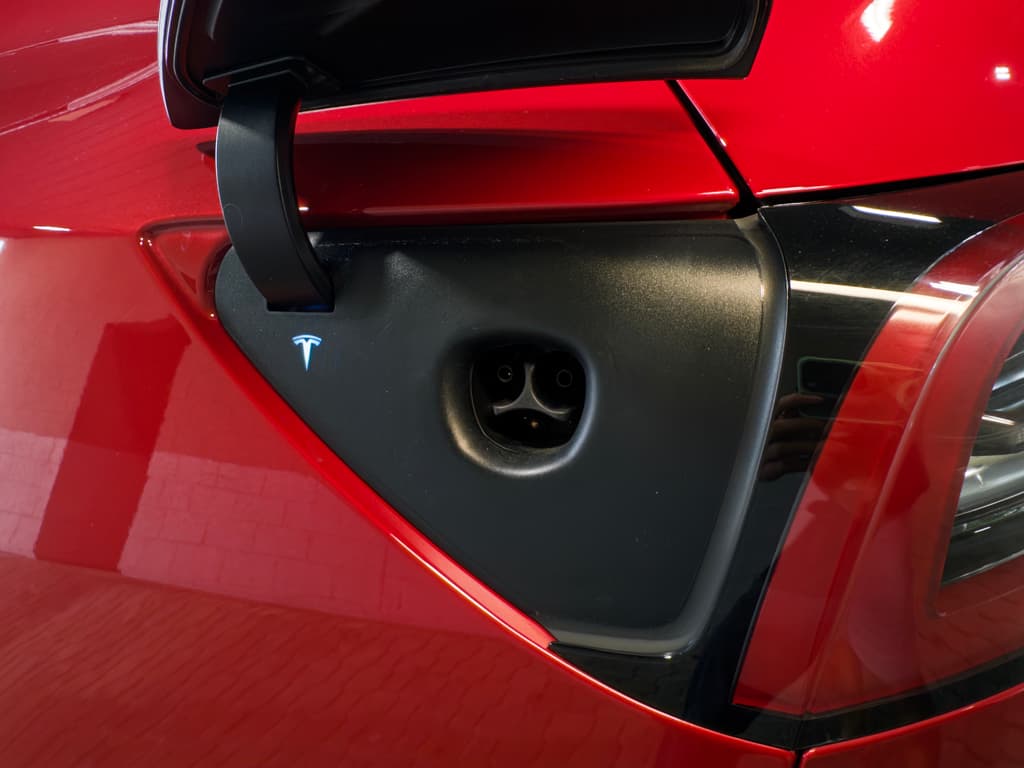2023 Tesla Model Y view 5