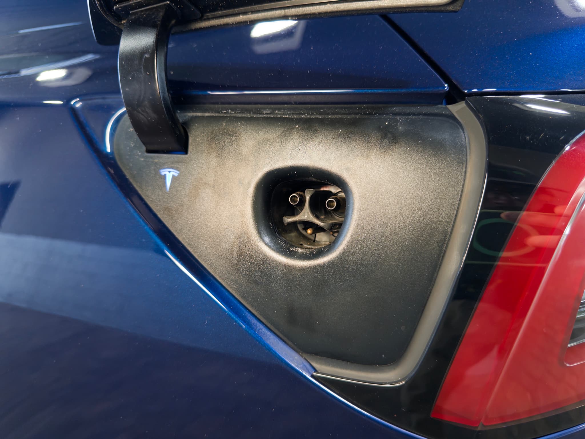 2023 Tesla Model 3 view 5