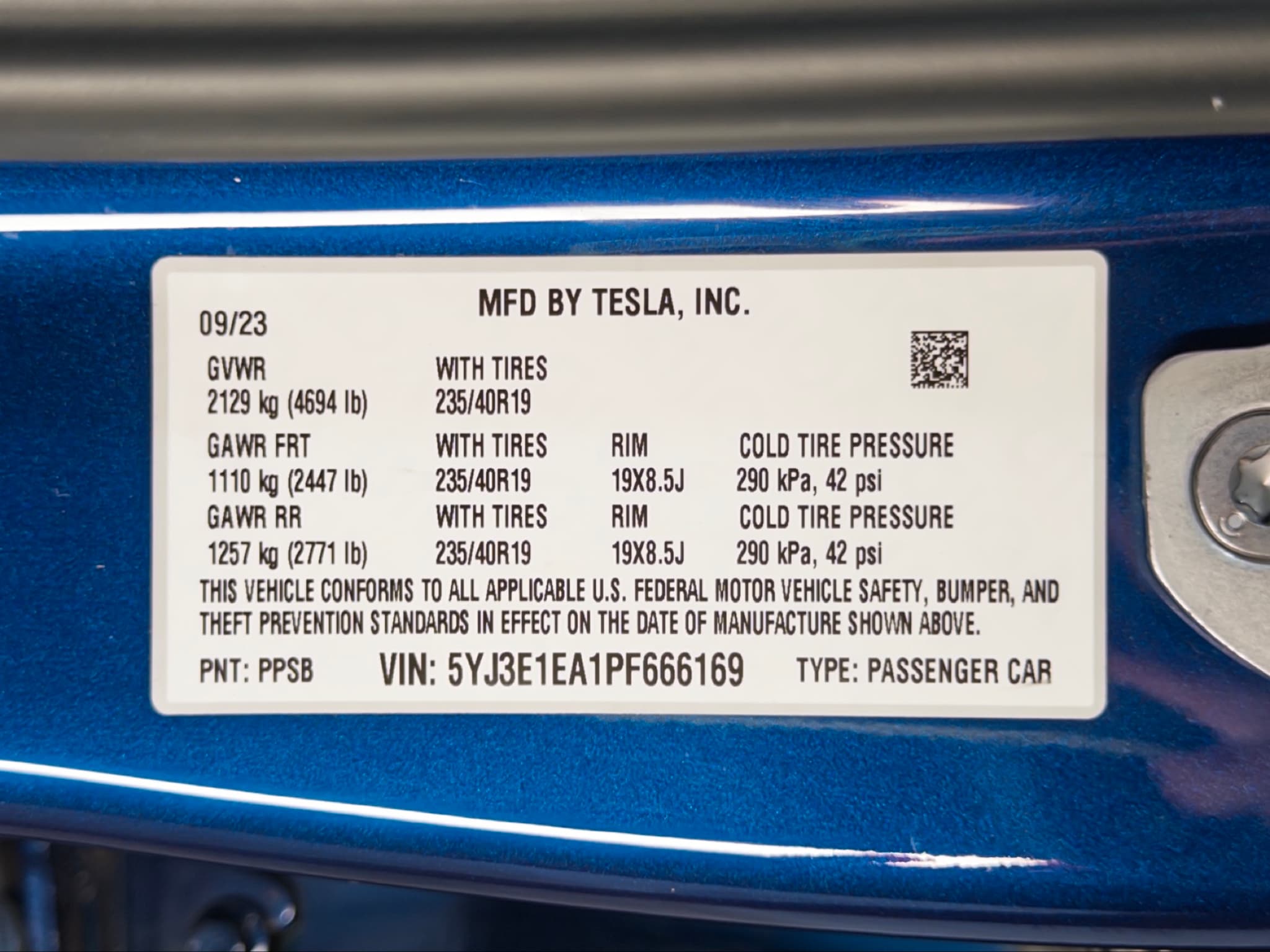 2023 Tesla Model 3 view 28
