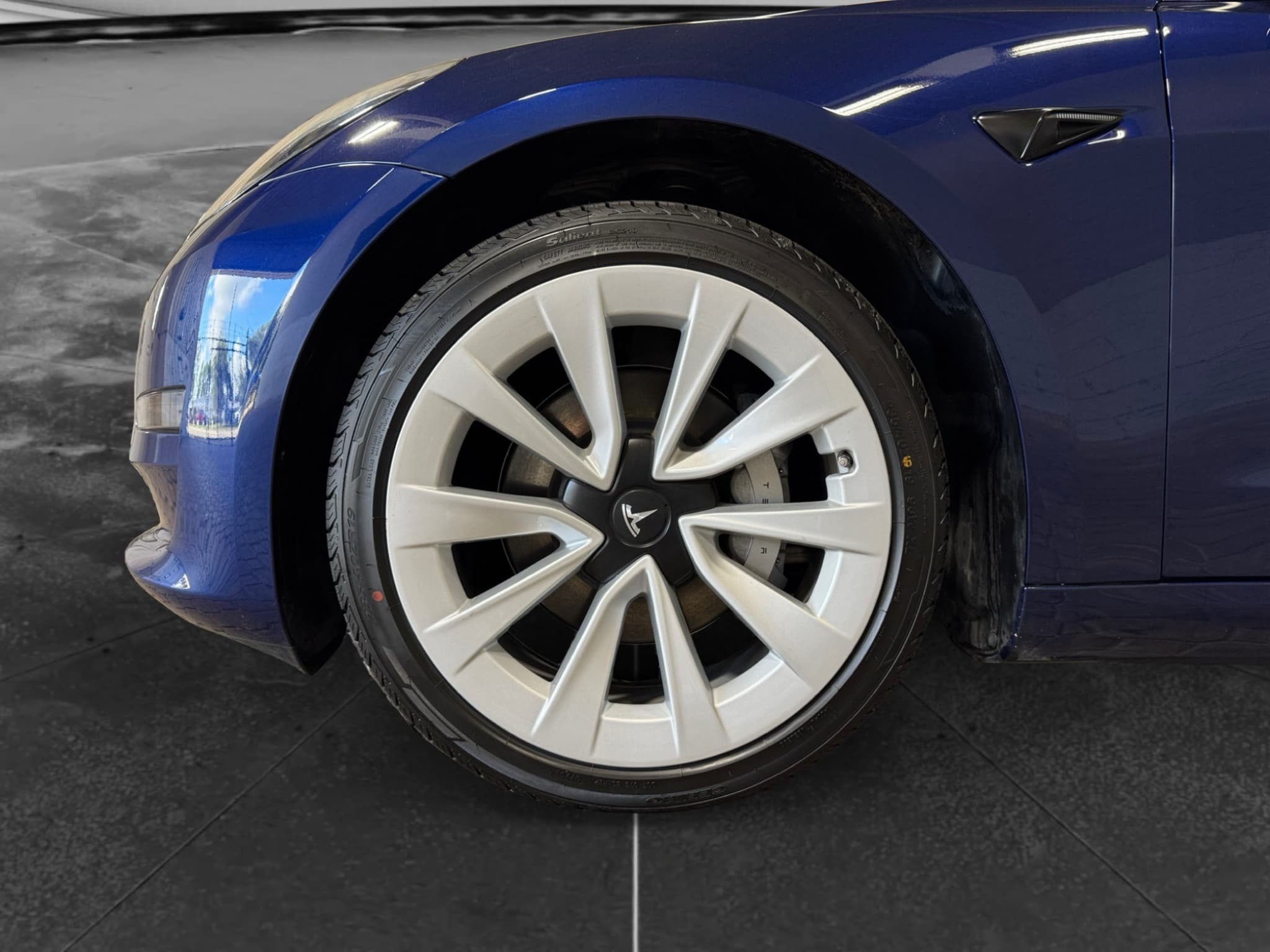 2023 Tesla Model 3 view 30