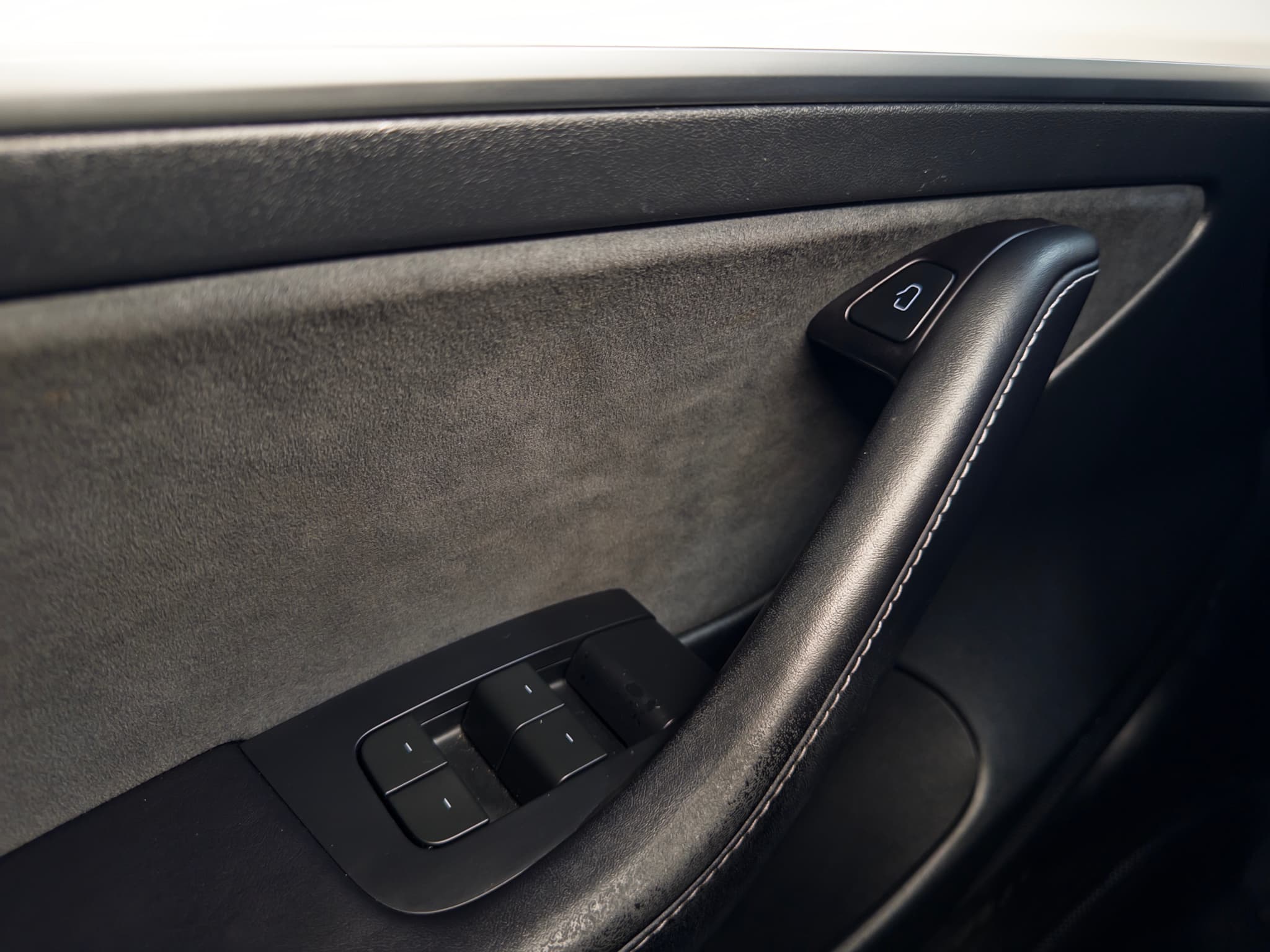 2023 Tesla Model 3 view 7