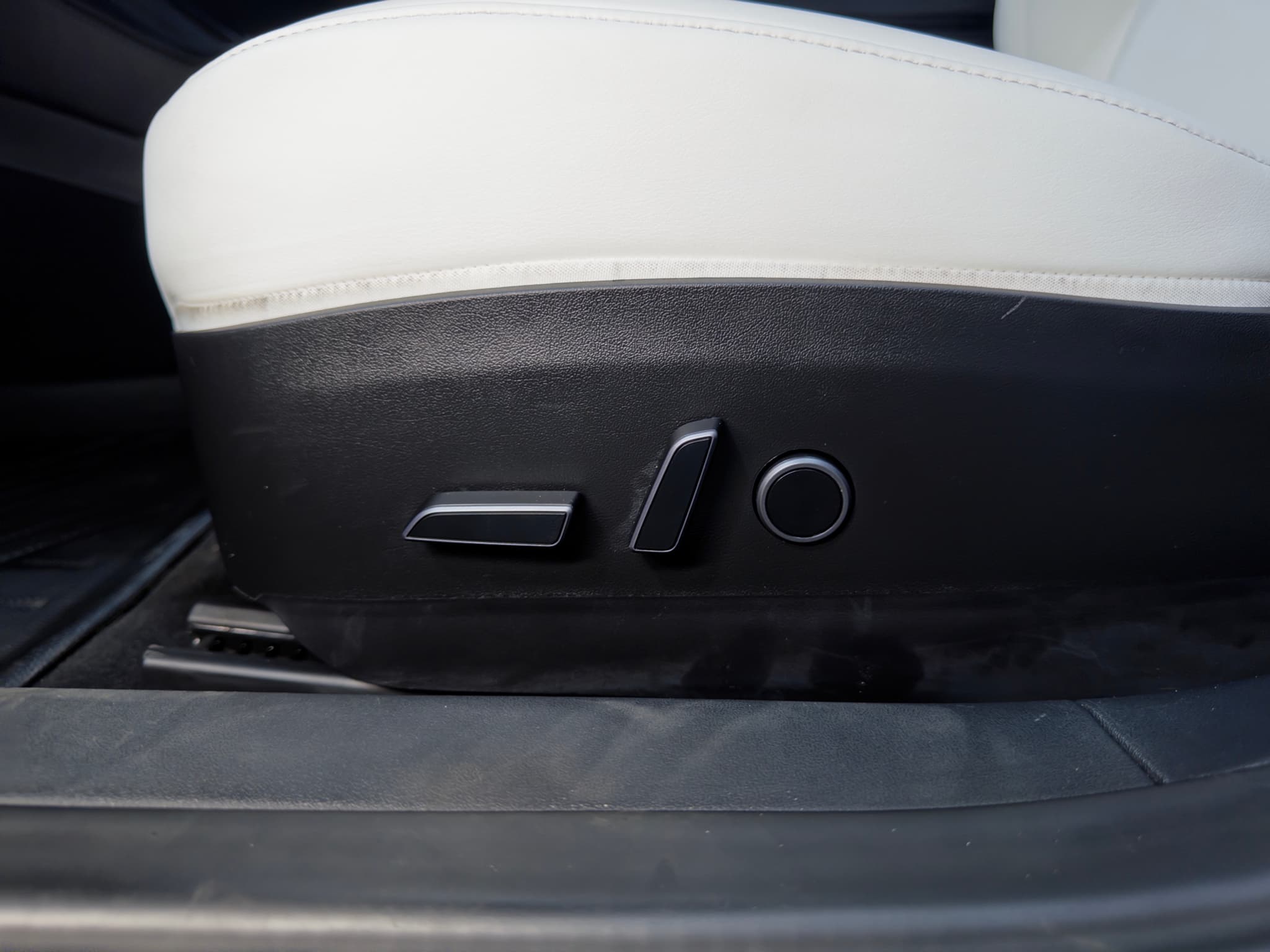 2023 Tesla Model 3 view 6