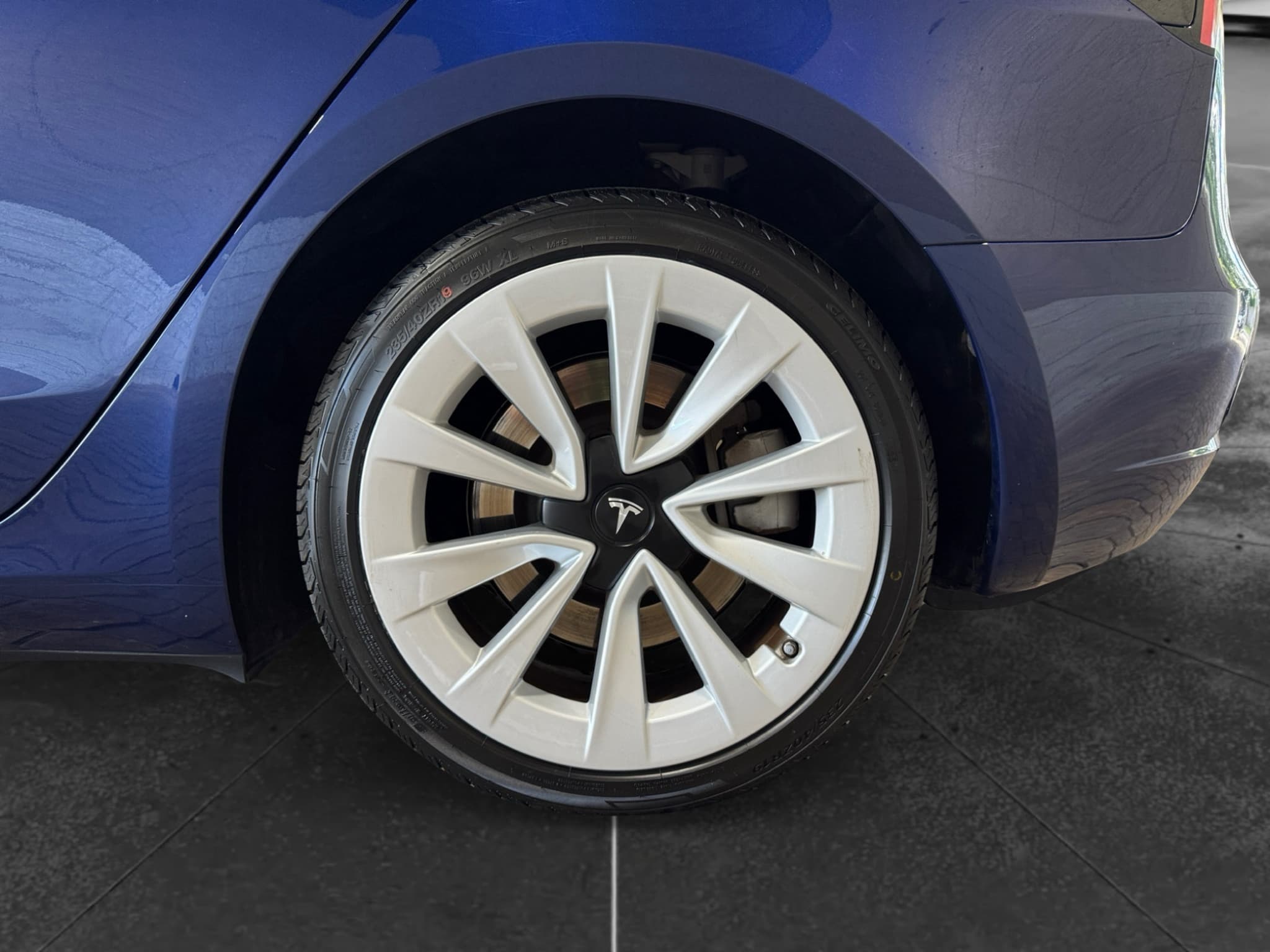 2023 Tesla Model 3 view 32