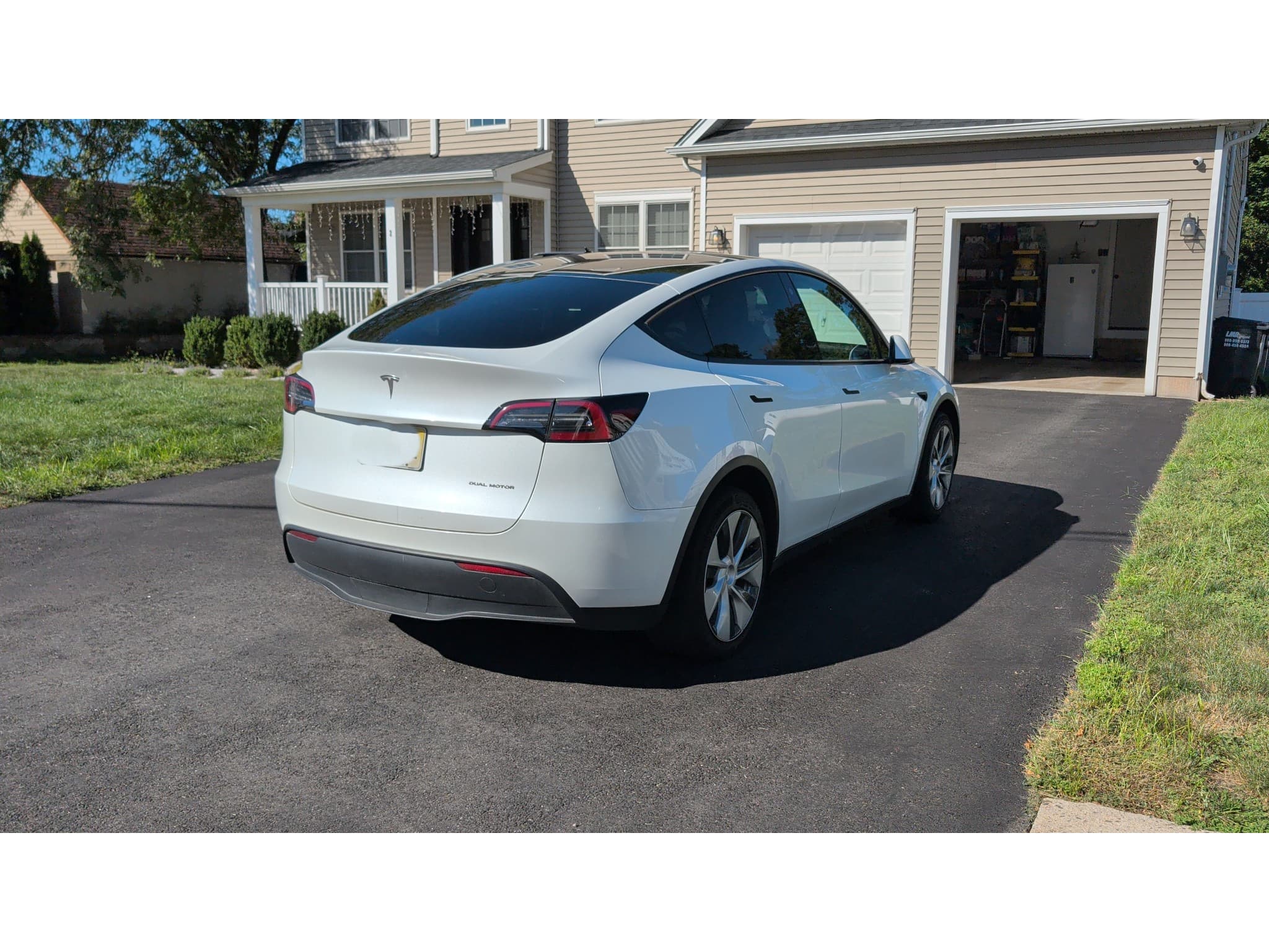 2023 Tesla Model Y view 6