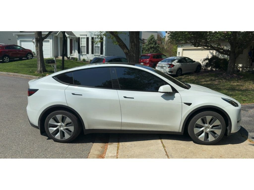 2023 Tesla Model Y view 3