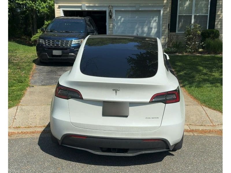 2023 Tesla Model Y view 4