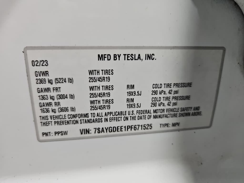 2023 Tesla Model Y view 25