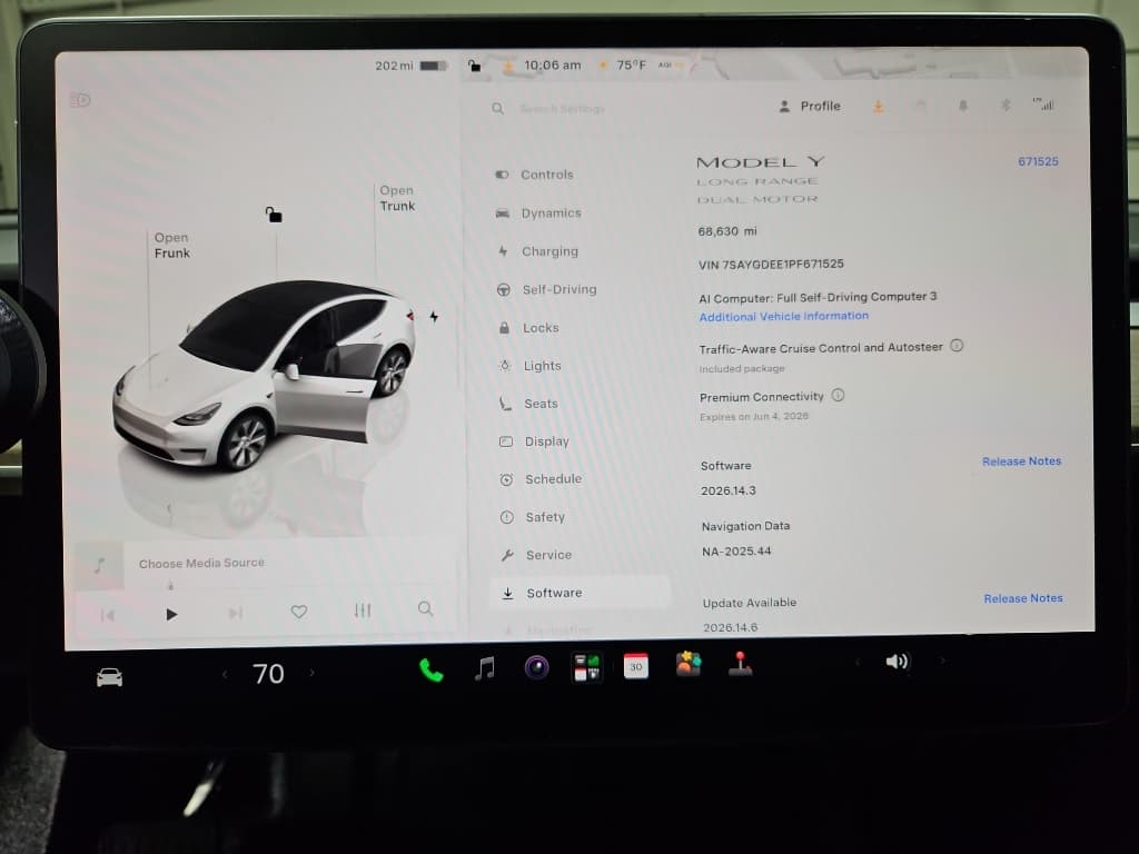 2023 Tesla Model Y view 10
