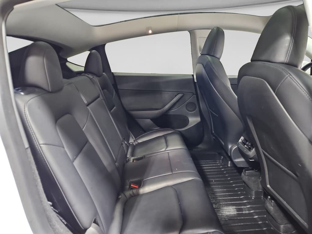 2023 Tesla Model Y view 21