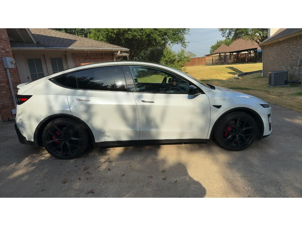 2026 Tesla Model Y view 4