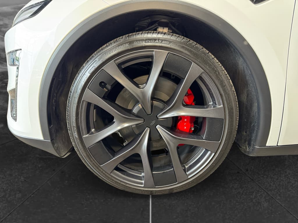 2026 Tesla Model Y view 28