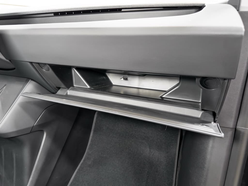 2026 Tesla Model Y view 17