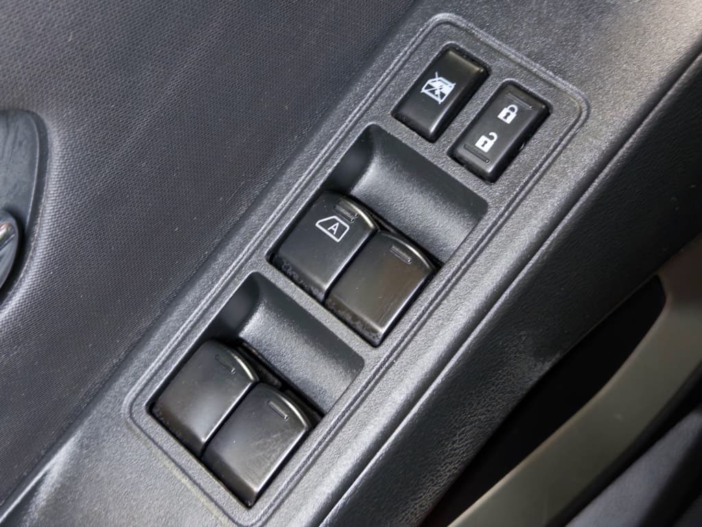 2022 Nissan Frontier view 6