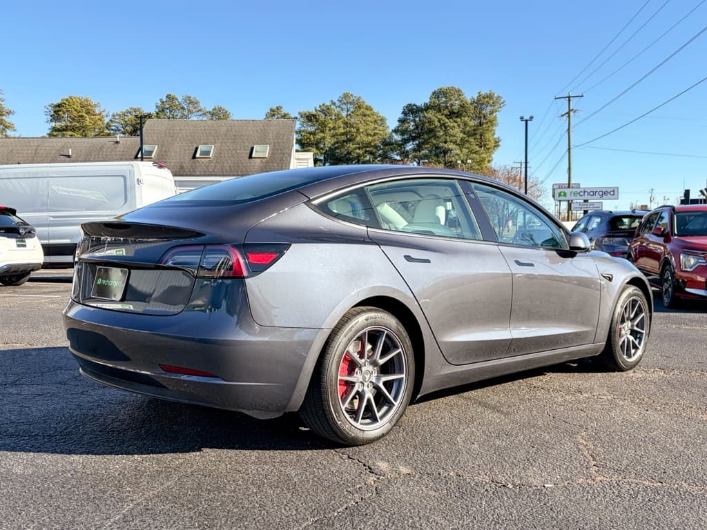 2023 Tesla Model 3 view 3