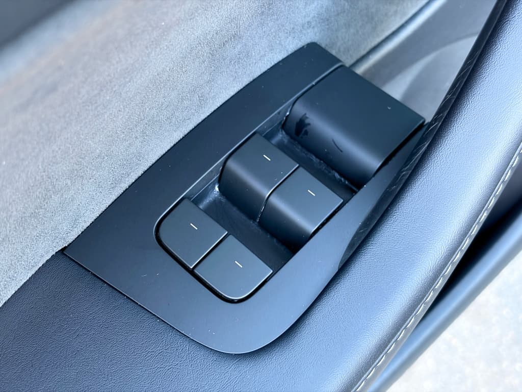 2023 Tesla Model 3 view 7