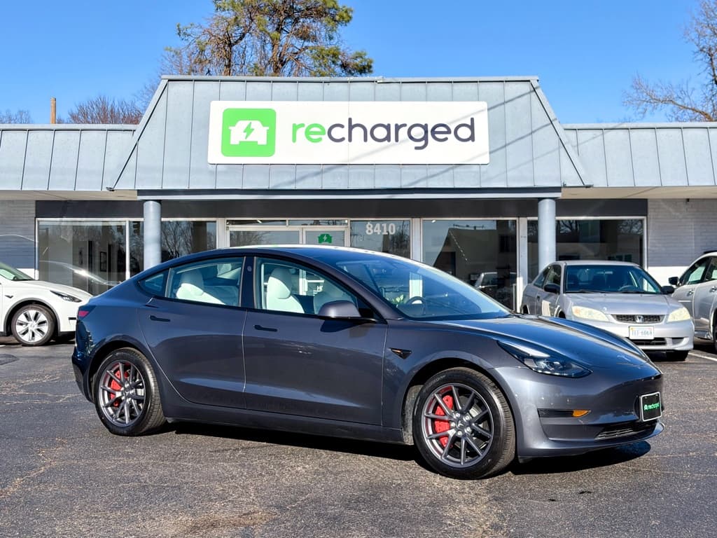 2023 Tesla Model 3 view 4