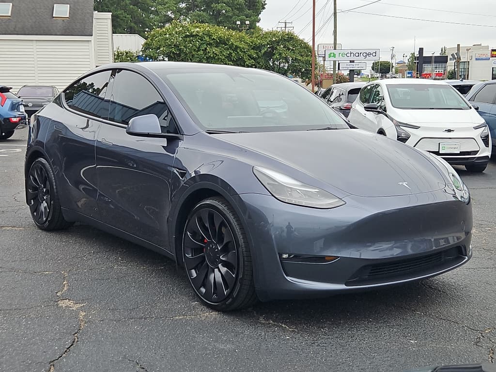 2023 Tesla Model Y view 4