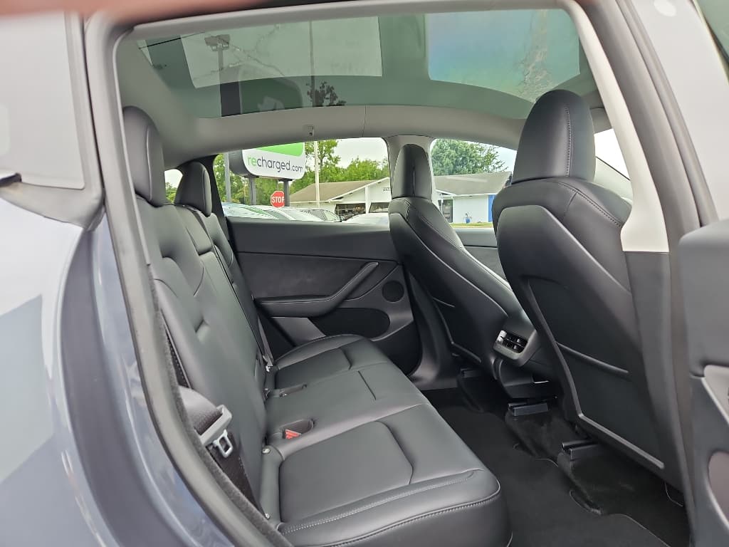 2023 Tesla Model Y view 19