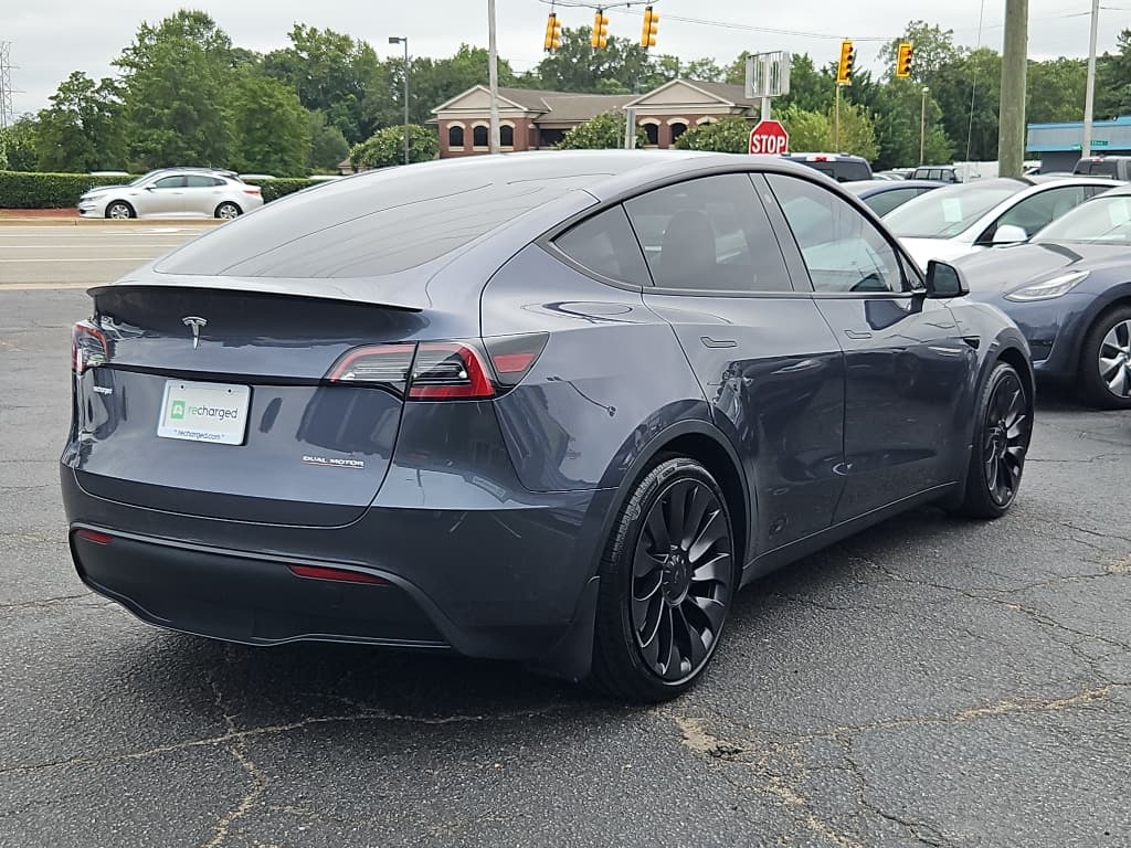 2023 Tesla Model Y view 3