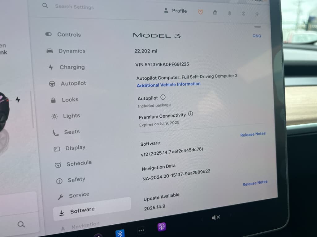 2023 Tesla Model 3 view 11