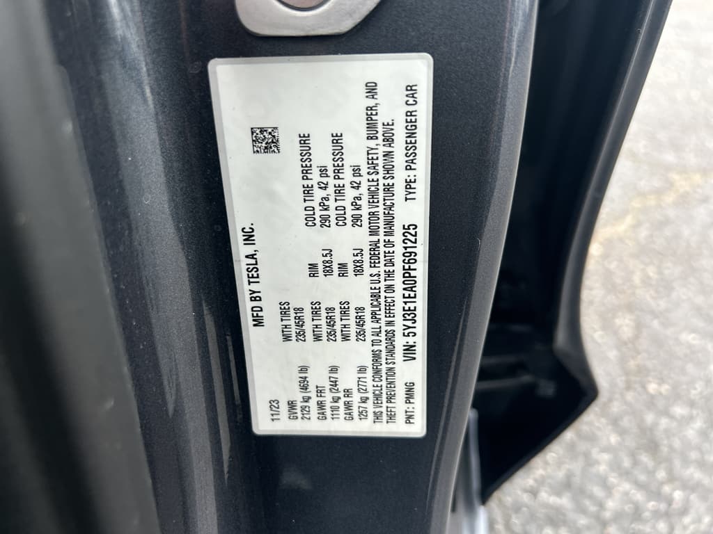 2023 Tesla Model 3 view 21