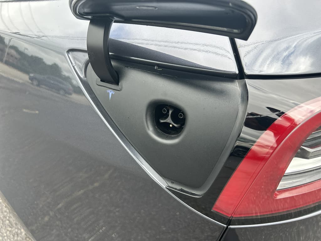 2023 Tesla Model 3 view 5