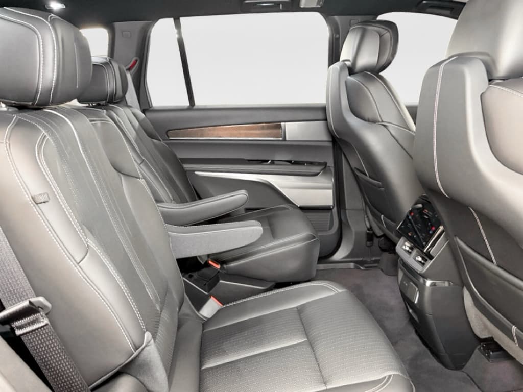 2026 Cadillac Vistiq view 22
