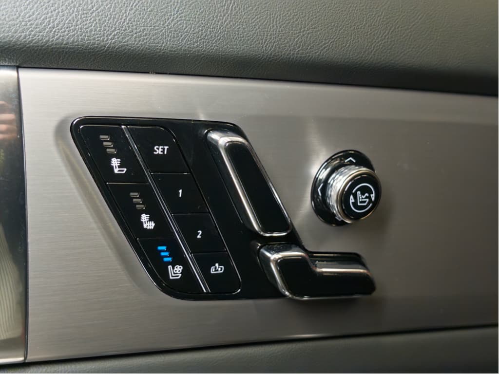 2026 Cadillac Vistiq view 7