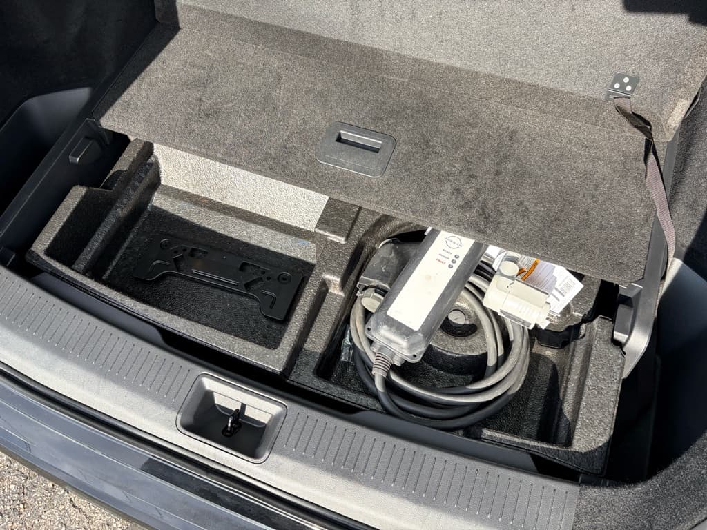 2023 Nissan Ariya view 24