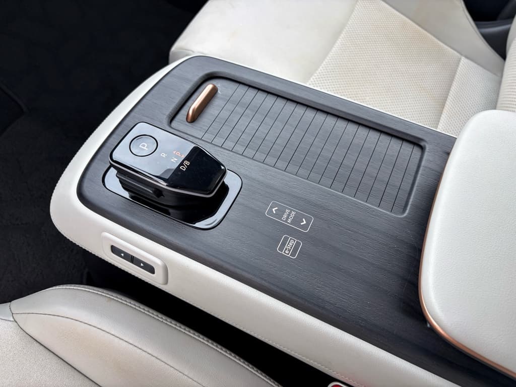 2023 Nissan Ariya view 18